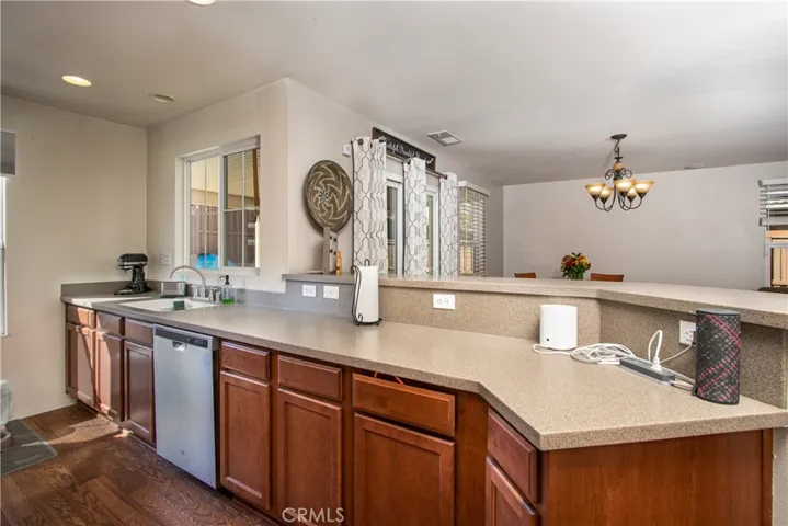 684 Julian Avenue, San Jacinto, California 92582