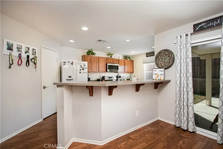 684 Julian Avenue, San Jacinto, California 92582