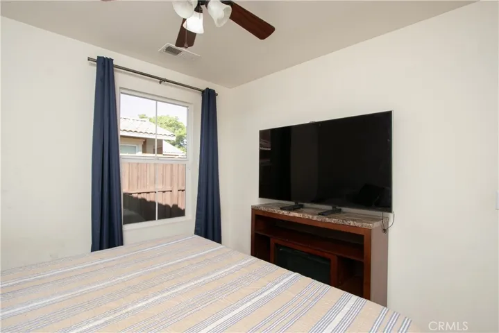 684 Julian Avenue, San Jacinto, California 92582
