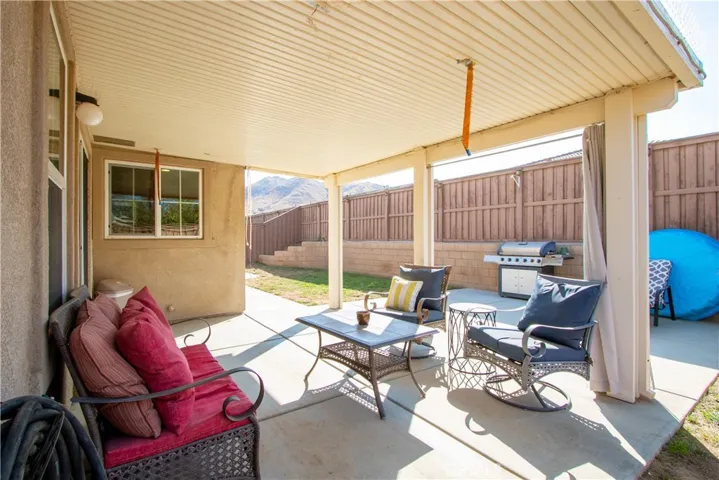 684 Julian Avenue, San Jacinto, California 92582