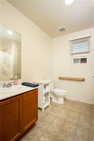 684 Julian Avenue, San Jacinto, California 92582