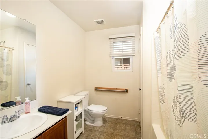 684 Julian Avenue, San Jacinto, California 92582