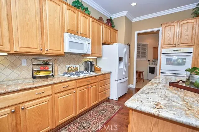 11054 Rockaway Glen Road, Apple Valley, California 92308