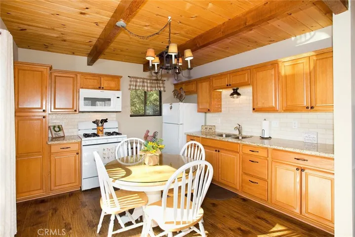 1921 Pioneer Way, Pine Mountain Club, California 93222