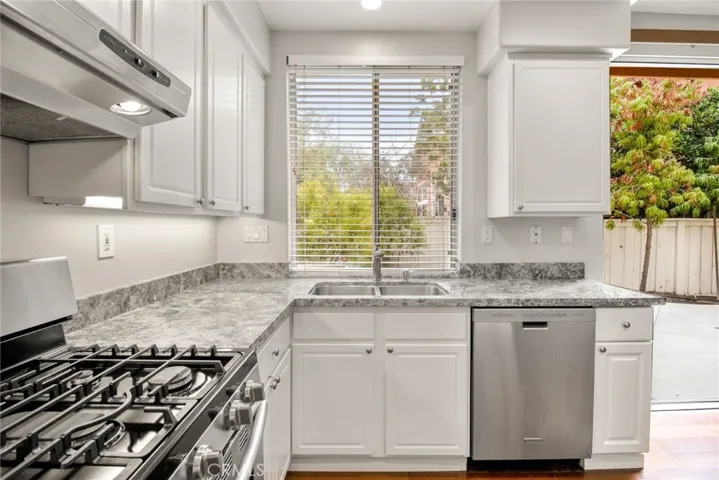 16 La Ronda, Irvine, California 92606