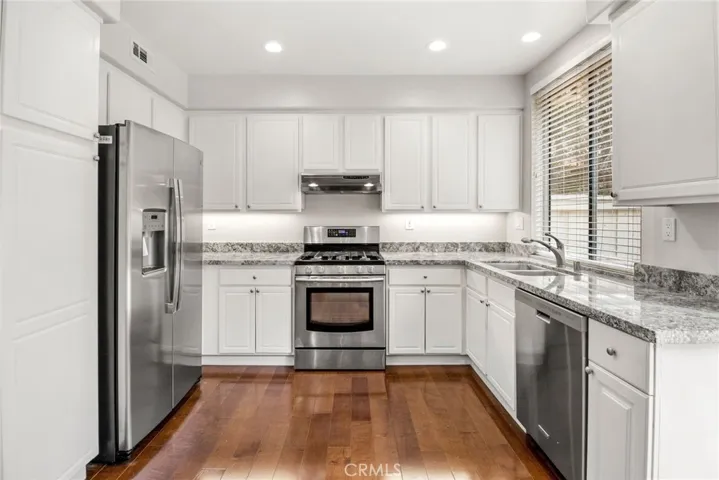16 La Ronda, Irvine, California 92606