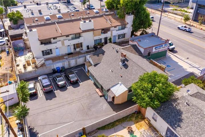11630 Victory, North Hollywood, California 91606
