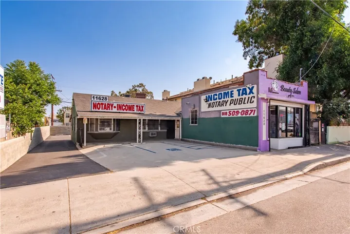 11630 Victory, North Hollywood, California 91606