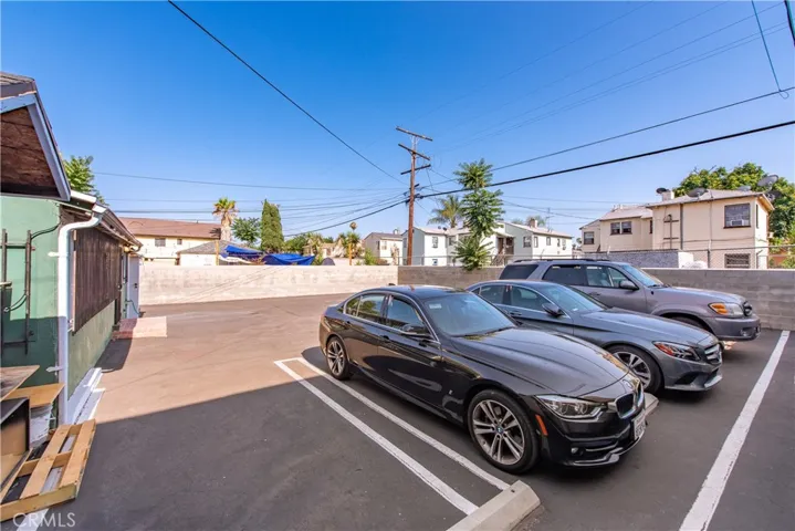11630 Victory, North Hollywood, California 91606
