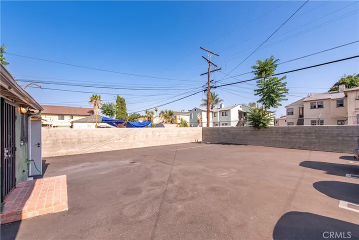 11630 Victory, North Hollywood, California 91606
