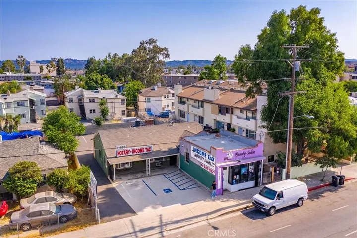 11630 Victory, North Hollywood, California 91606