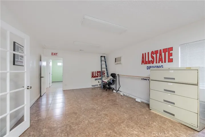 11630 Victory, North Hollywood, California 91606