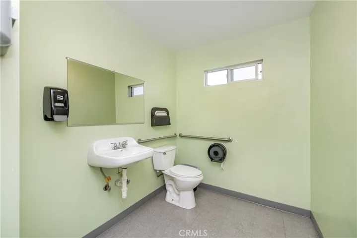 11630 Victory, North Hollywood, California 91606
