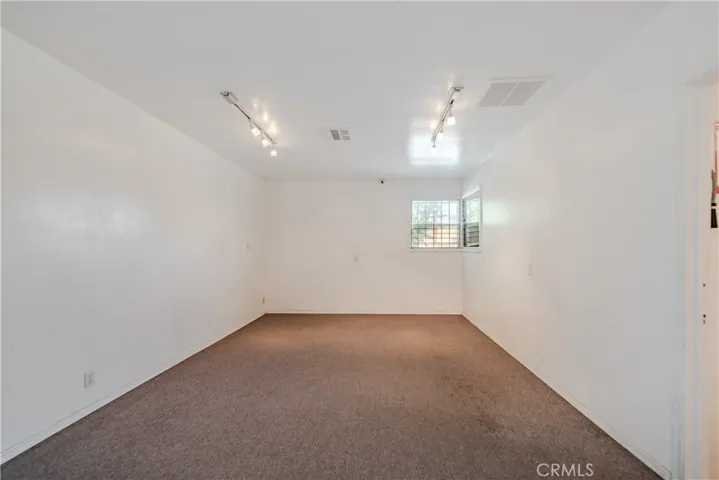 11630 Victory, North Hollywood, California 91606