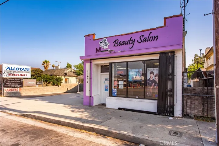 11630 Victory, North Hollywood, California 91606