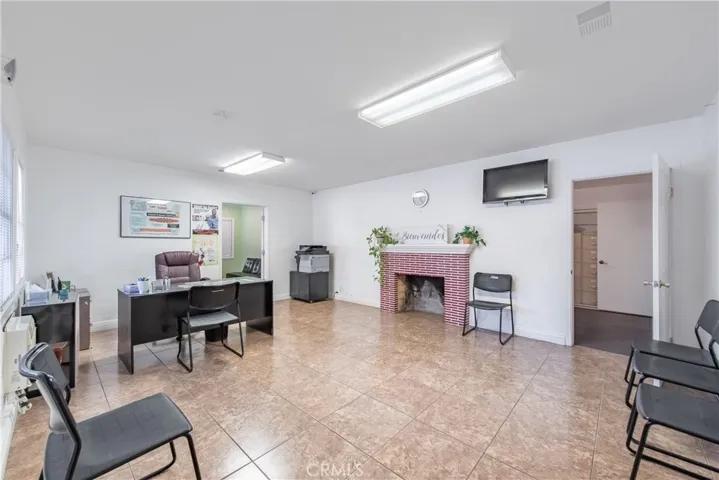 11630 Victory, North Hollywood, California 91606