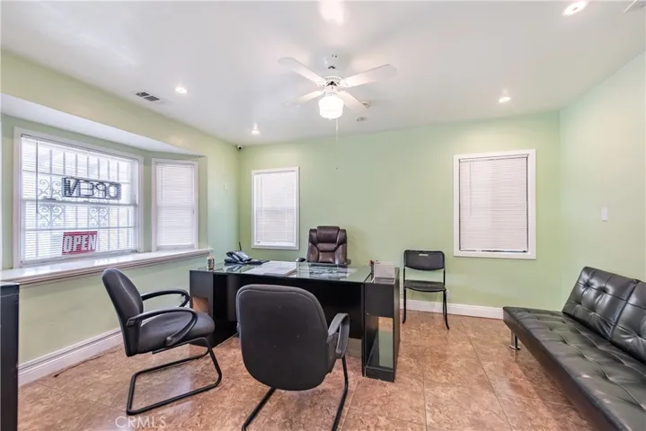 11630 Victory, North Hollywood, California 91606