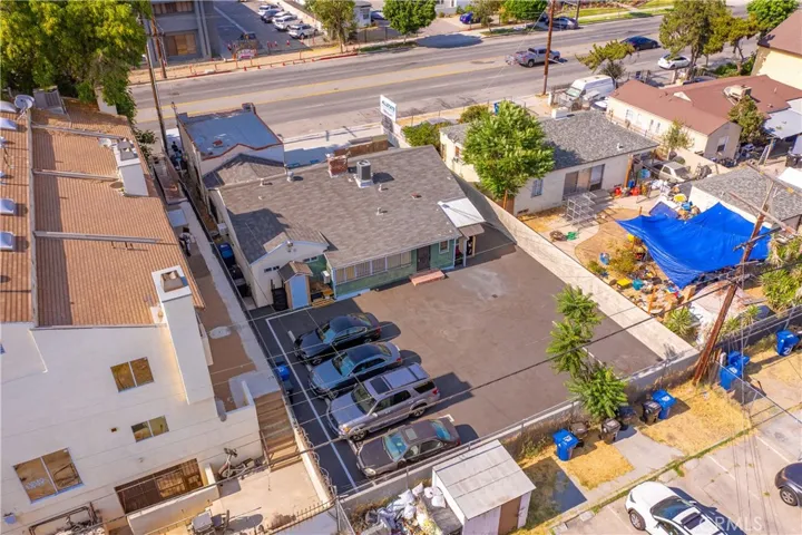 11630 Victory, North Hollywood, California 91606