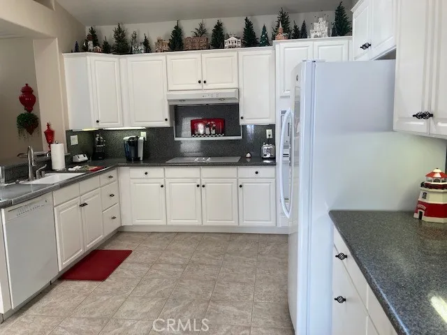 24240 Calle Artino, Murrieta, California 92562