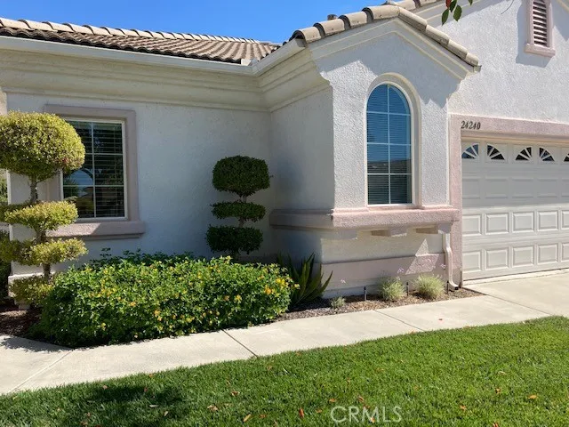 All front yards are watered & maintained by the HOA.