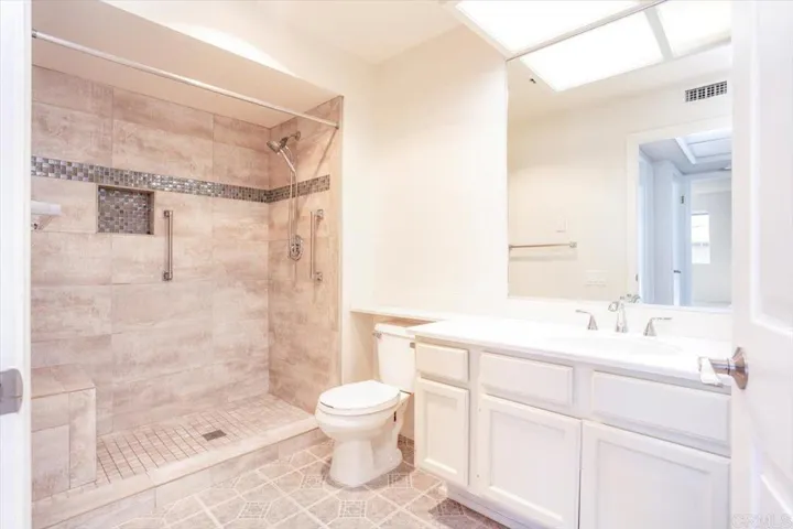 1682 Circa Del Lago A209, San Marcos, California 92078
