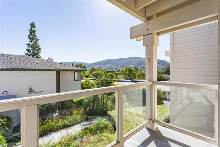 1682 Circa Del Lago A209, San Marcos, California 92078