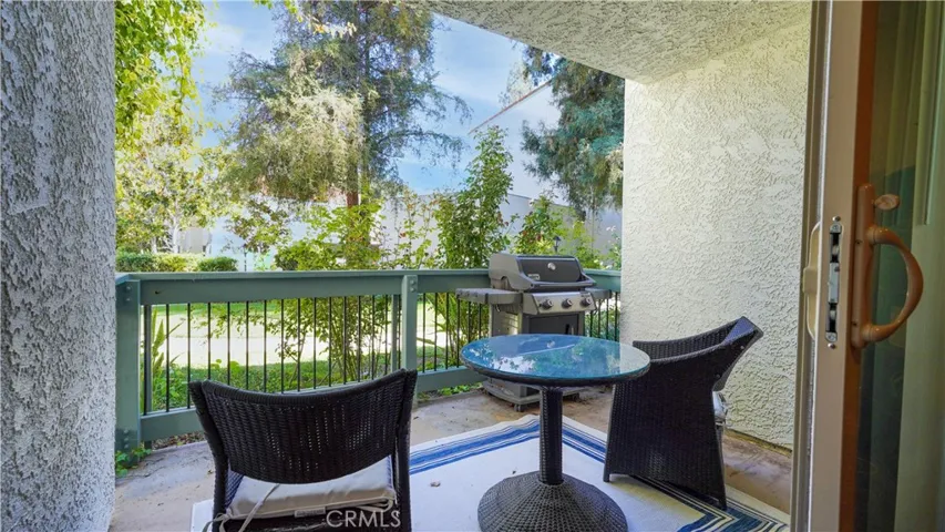 4626 Park Granada 82, Calabasas, California 91302