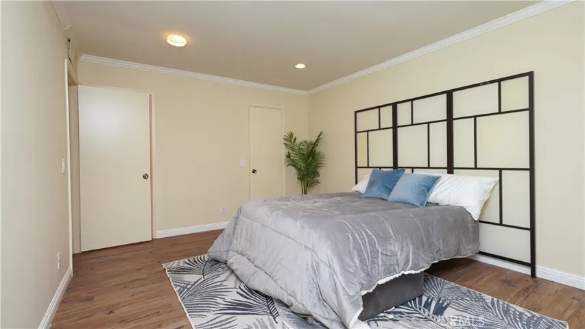 4626 Park Granada 82, Calabasas, California 91302