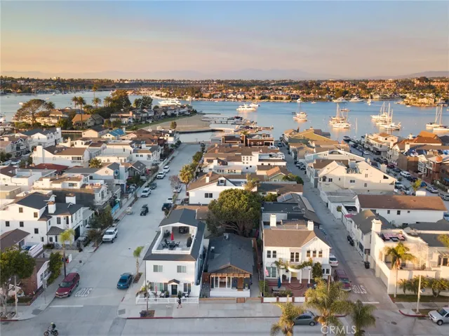 122 E Bay Avenue, Newport Beach, California 92661