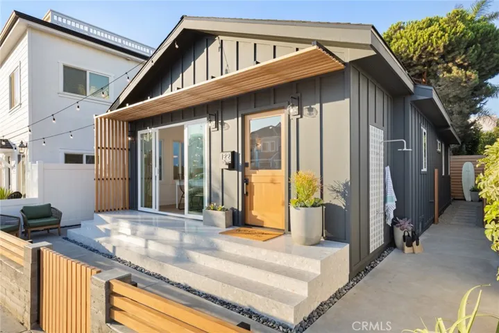 122 E Bay Avenue, Newport Beach, California 92661