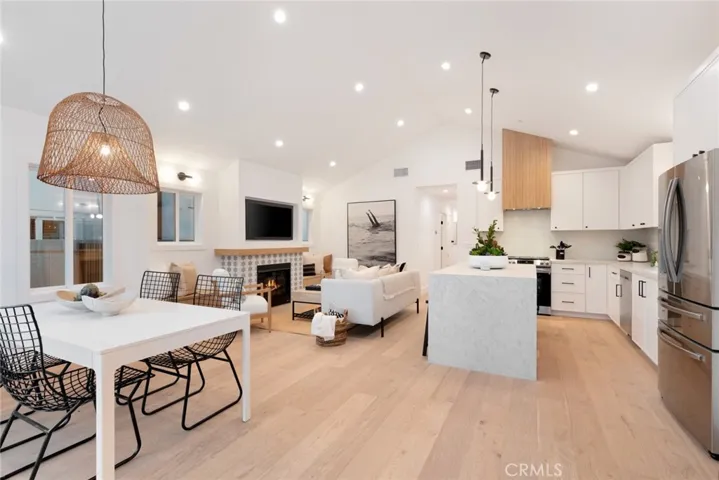 122 E Bay Avenue, Newport Beach, California 92661