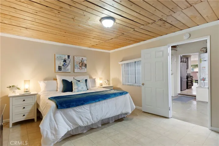 2961 W Orange Avenue, Anaheim, California 92804