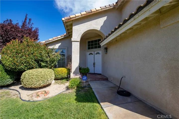 2557 Overland Avenue, Lancaster, California 93536