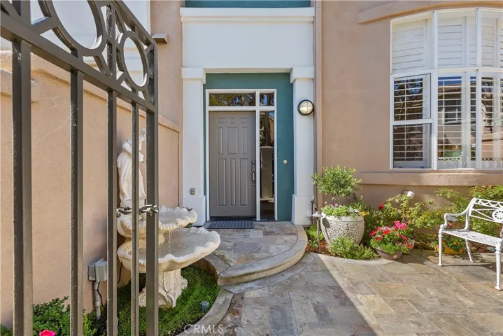 Beautiful Courtyard Patio