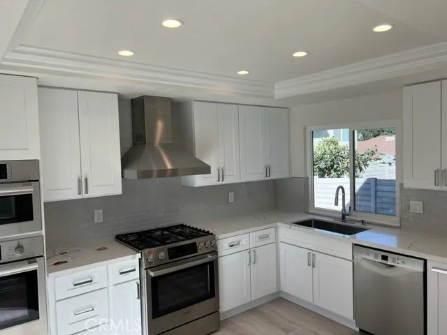 31 Sparrowhawk, Irvine, California 92604