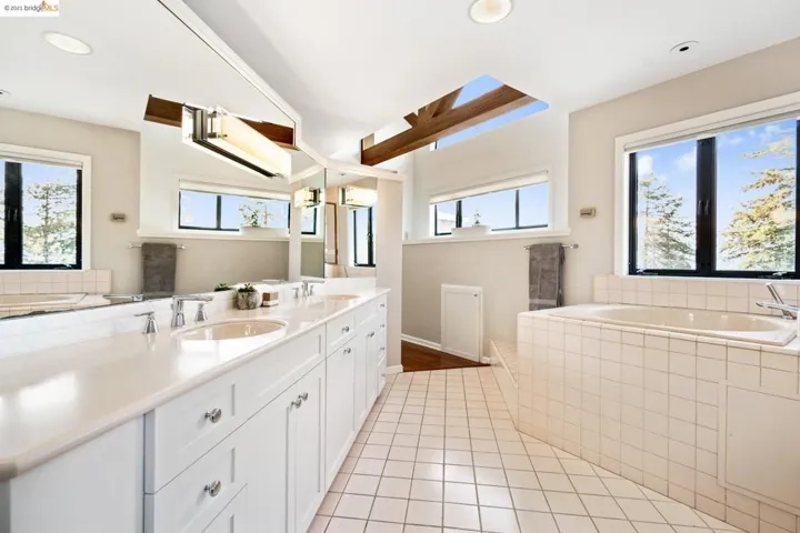 828 Park Way, El Cerrito, California 94530