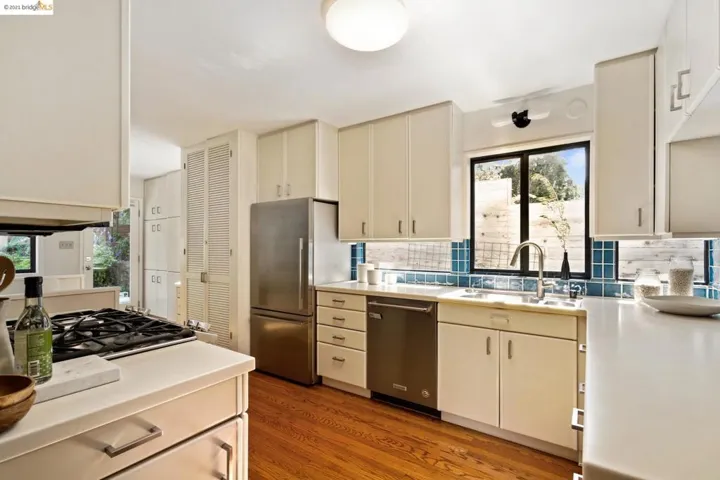 828 Park Way, El Cerrito, California 94530
