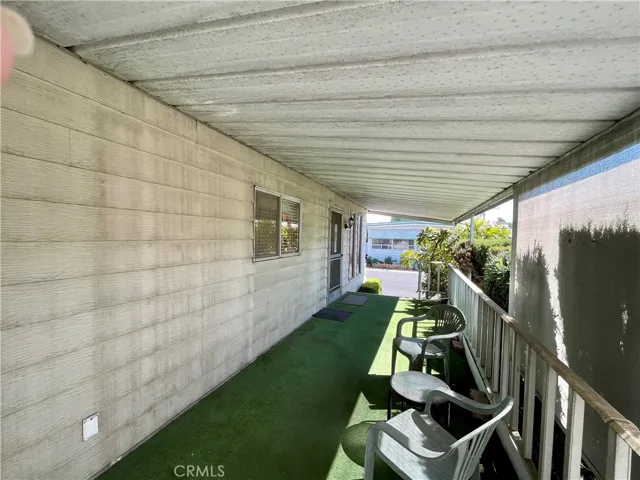 Plenty of room on front deck