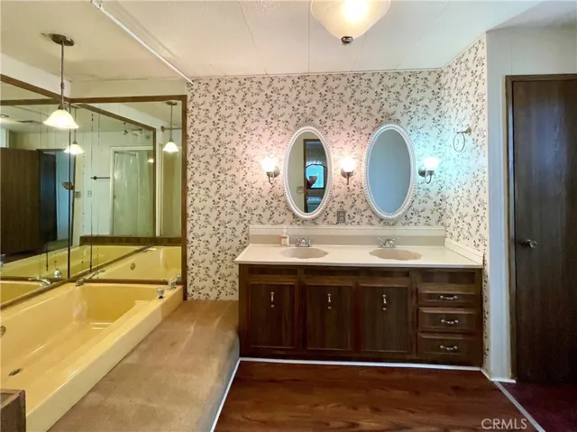 Double vanity