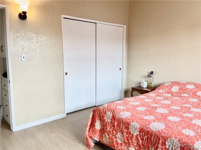 Master bedroom w/ spacious closet