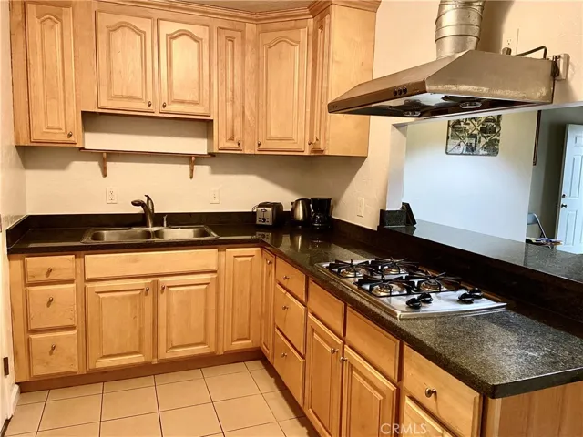 Newer kitchen cabinetry