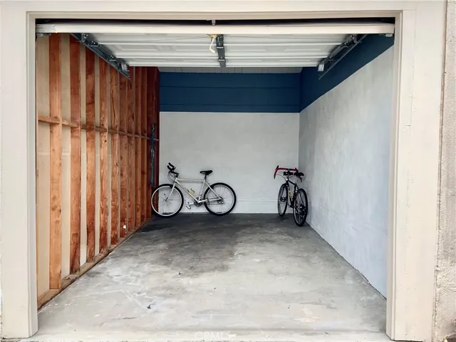 1Car garage, can be used as storage