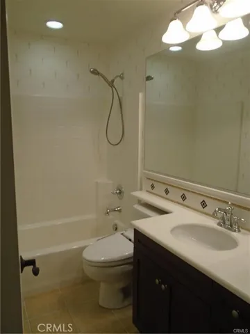 2nd bathroom