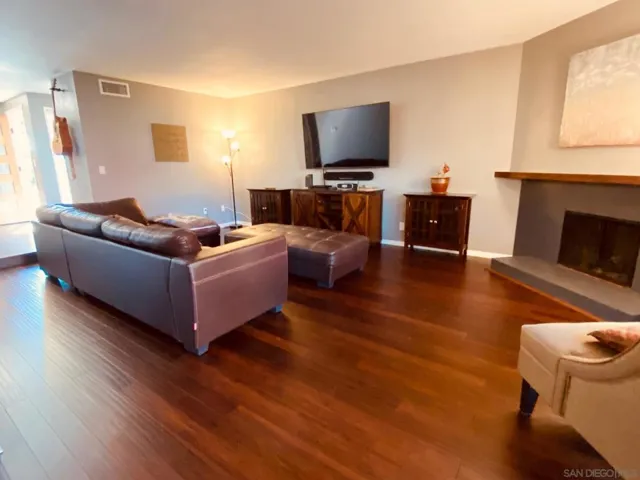 6966 Caminito Curva, San Diego, California 92119