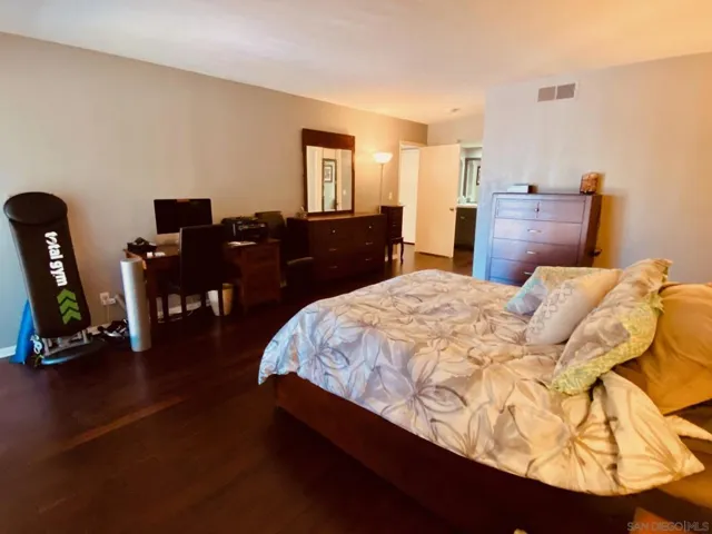 6966 Caminito Curva, San Diego, California 92119