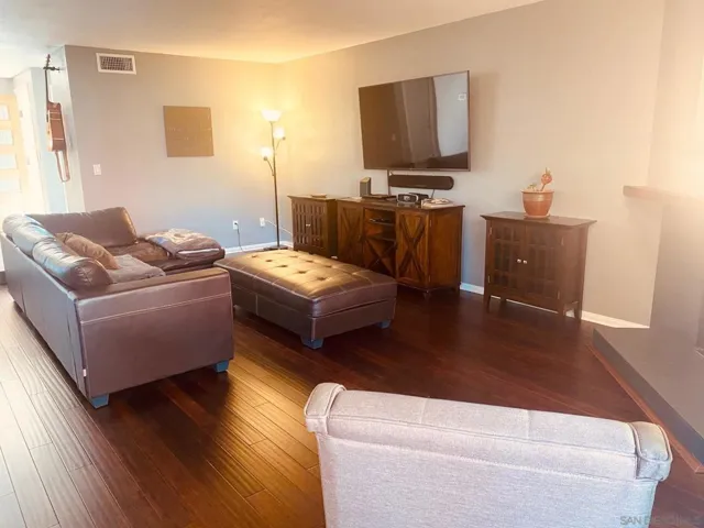 6966 Caminito Curva, San Diego, California 92119