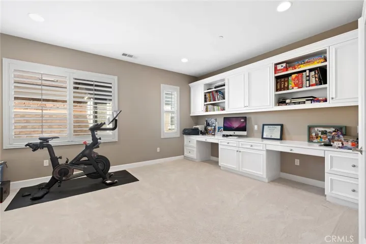 Bonus room with built in study areas
