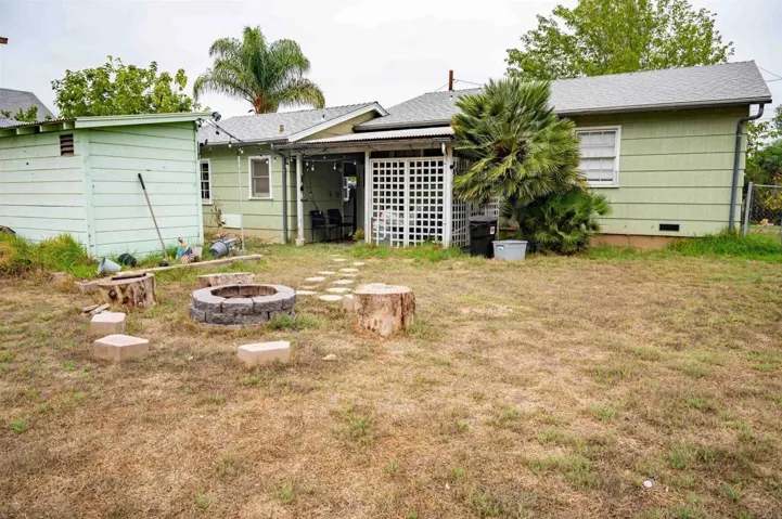 704 F Street, Ramona, California 92065