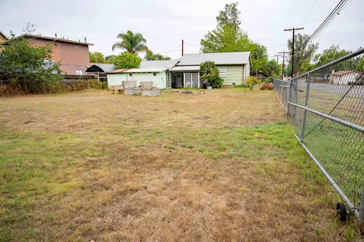 704 F Street, Ramona, California 92065