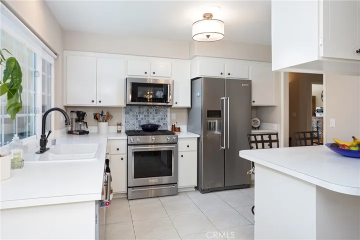 17132 Twain Lane, Huntington Beach, California 92649